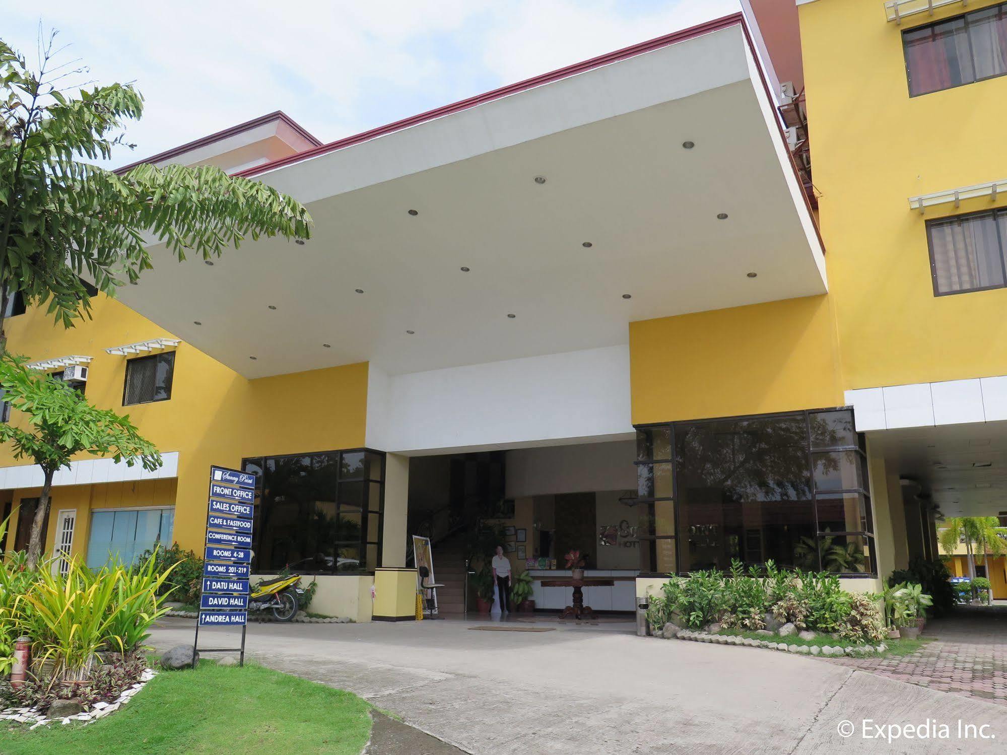 Oyo 197 Sunny Point Hotel Davao Bagian luar foto