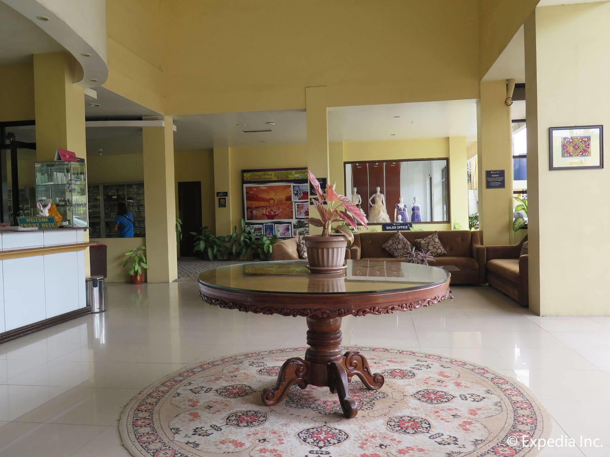 Oyo 197 Sunny Point Hotel Davao Bagian luar foto