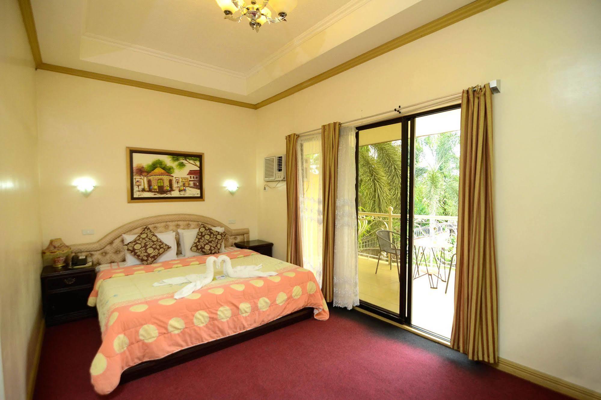 Oyo 197 Sunny Point Hotel Davao Bagian luar foto