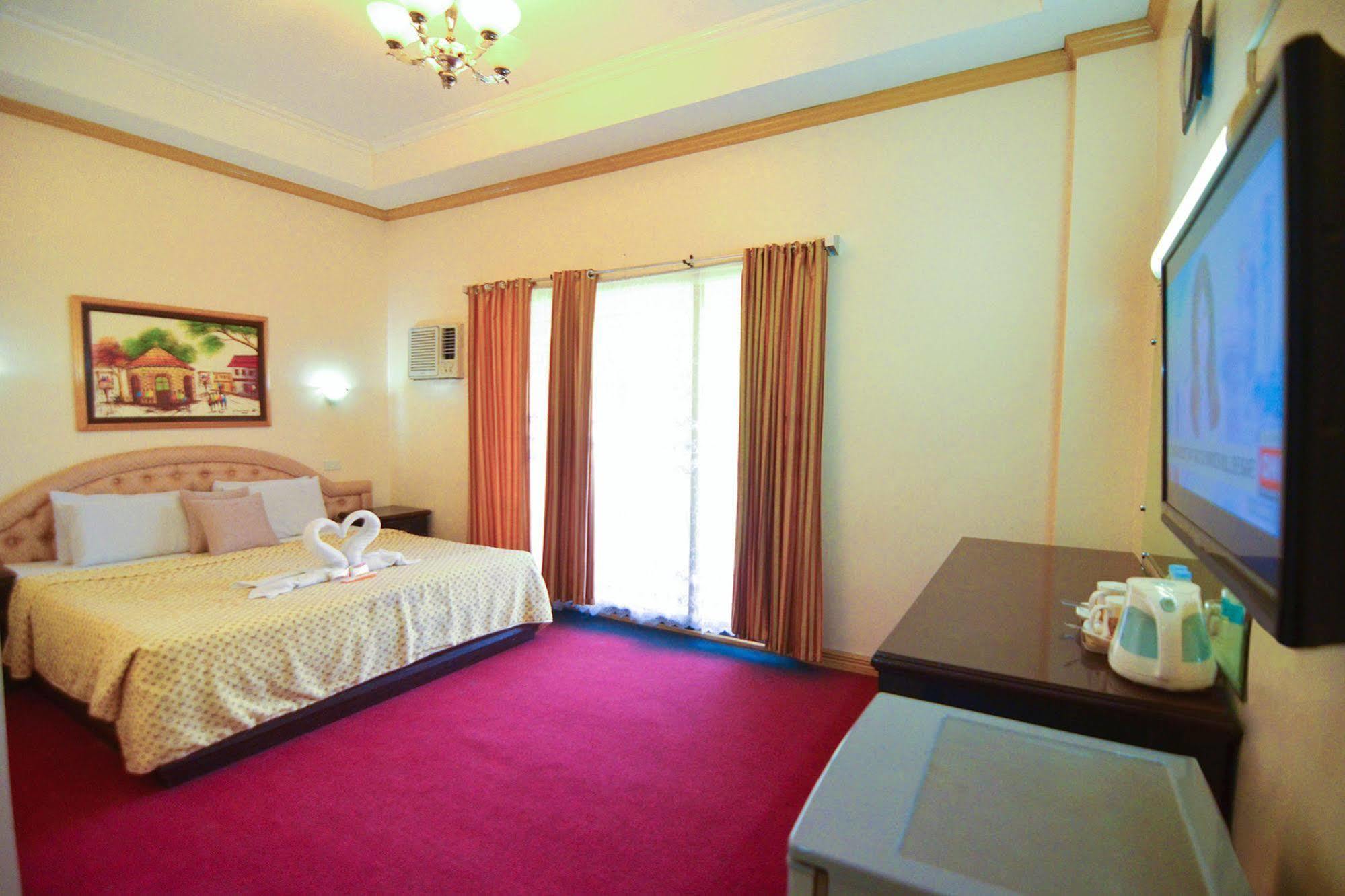 Oyo 197 Sunny Point Hotel Davao Bagian luar foto