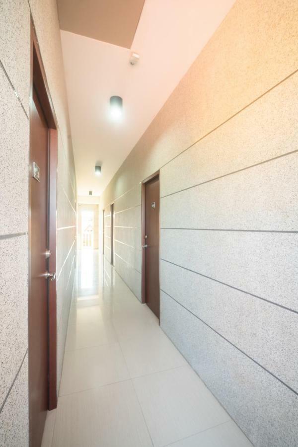 Oyo 197 Sunny Point Hotel Davao Bagian luar foto