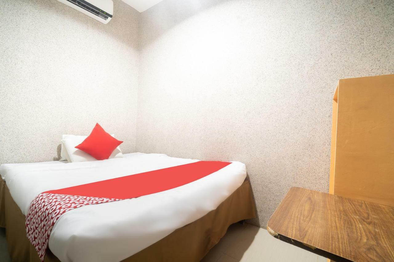 Oyo 197 Sunny Point Hotel Davao Bagian luar foto