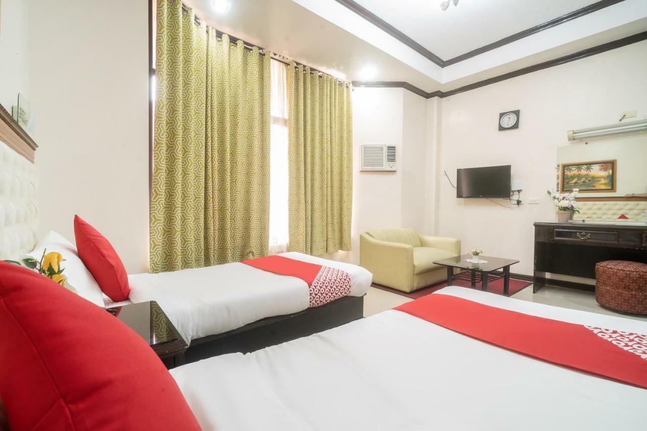 Oyo 197 Sunny Point Hotel Davao Bagian luar foto